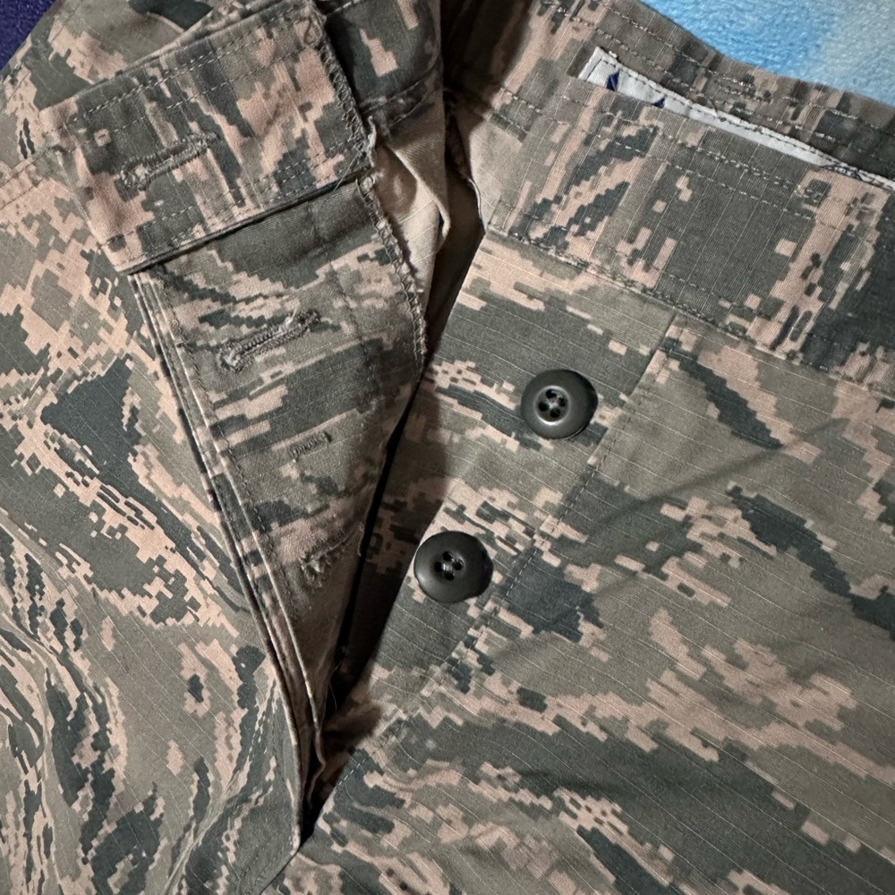 Women’s U.S. Air Force Cargo Pants - Picture 3 of 4